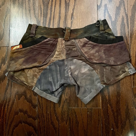 Crossfox Safari Shorts - Picture 2 of 3